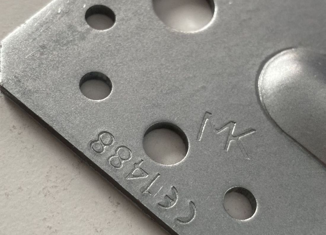 Zdjęcie produktu z sygnaturą MK