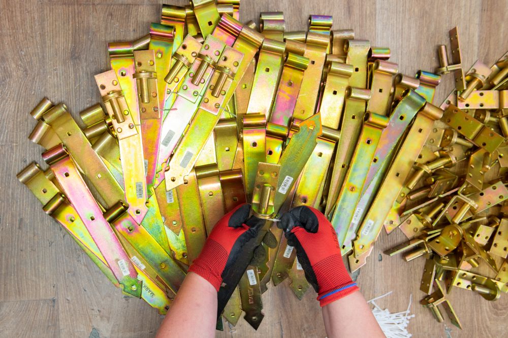 pakowanie zawiasów w fimrie mark